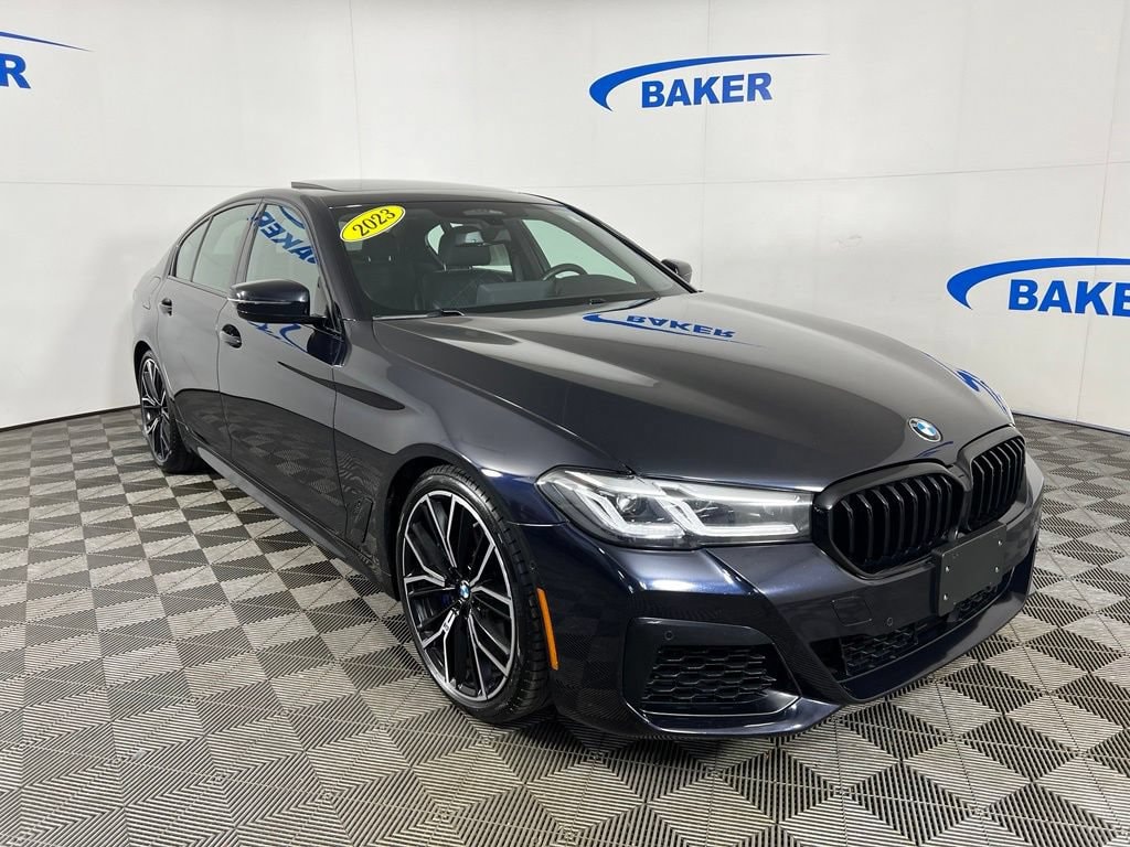 2023 BMW 5 Series M550i - Photo 8