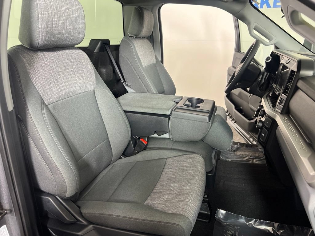 2025 Ford F-350 Super Duty XLT - Photo 11