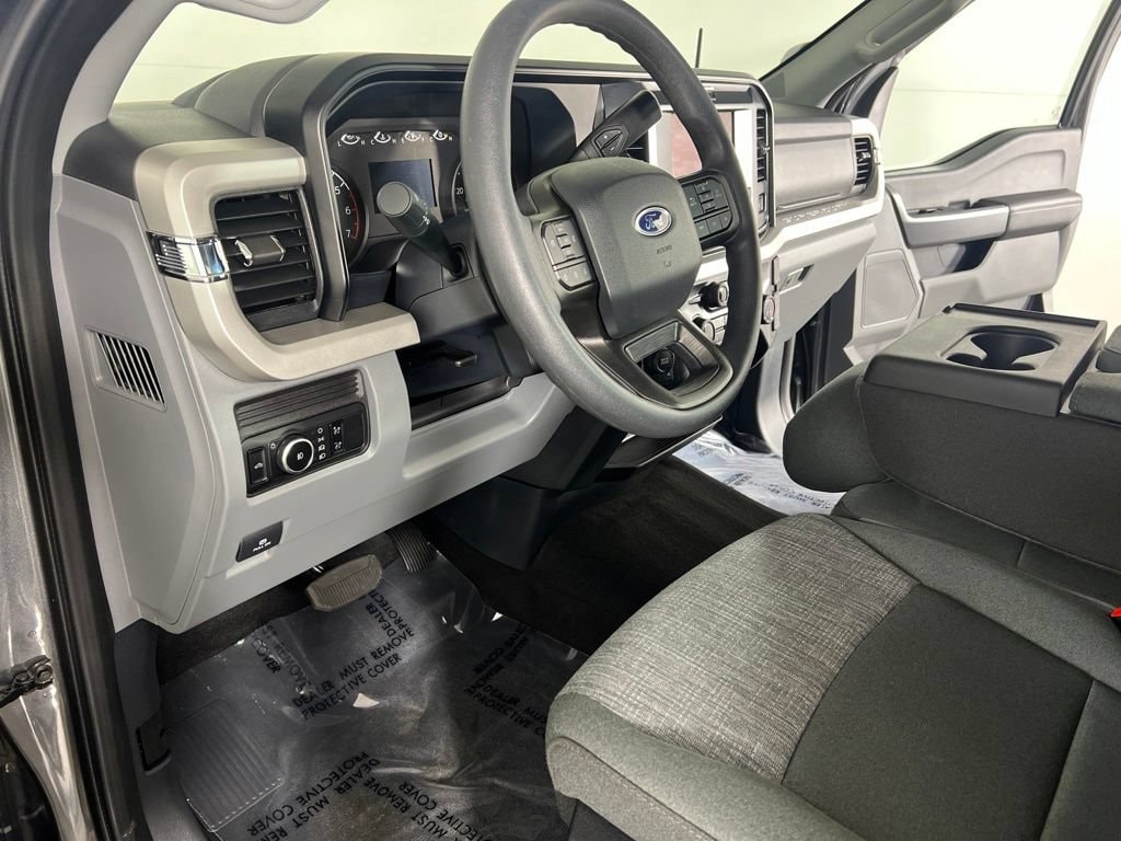 2025 Ford F-350 Super Duty XLT - Photo 15