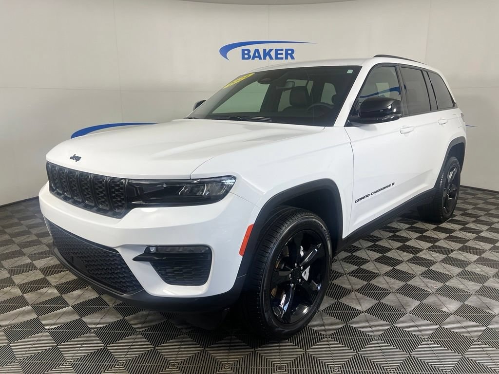 Used 2024 Jeep Grand Cherokee Limited 4x4 SUV