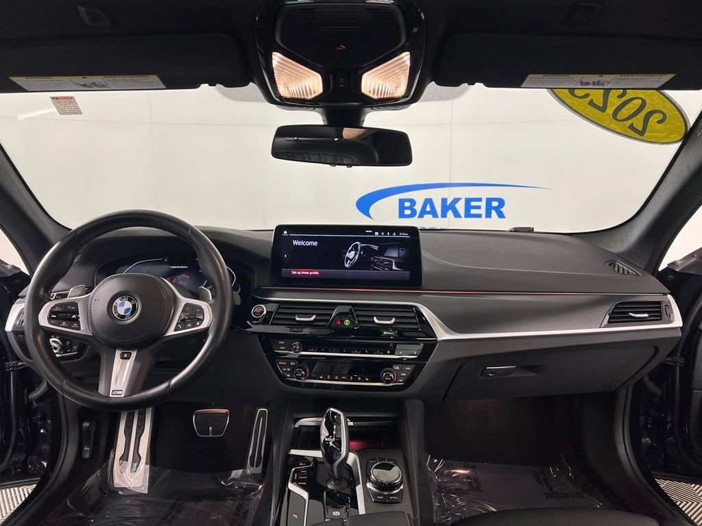2023 BMW 5 Series M550i - Photo 10