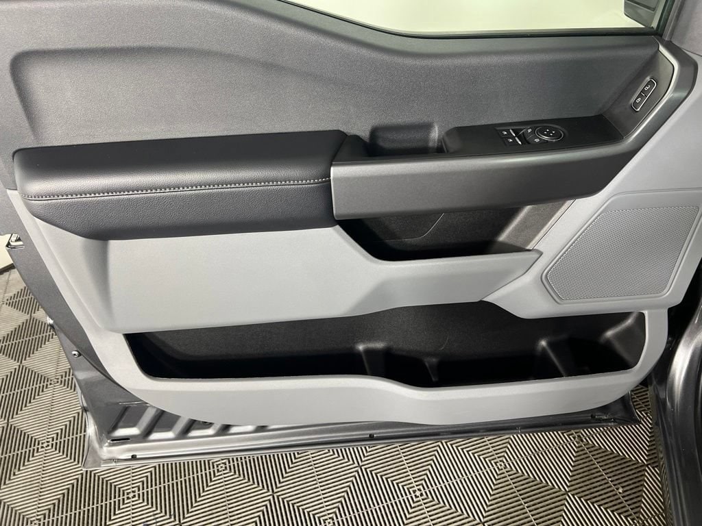 2025 Ford F-350 Super Duty XLT - Photo 13