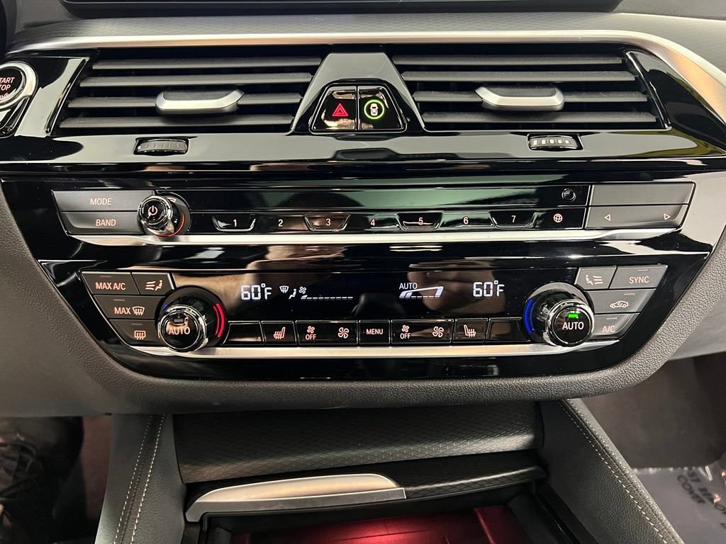 2023 BMW 5 Series M550i - Photo 25