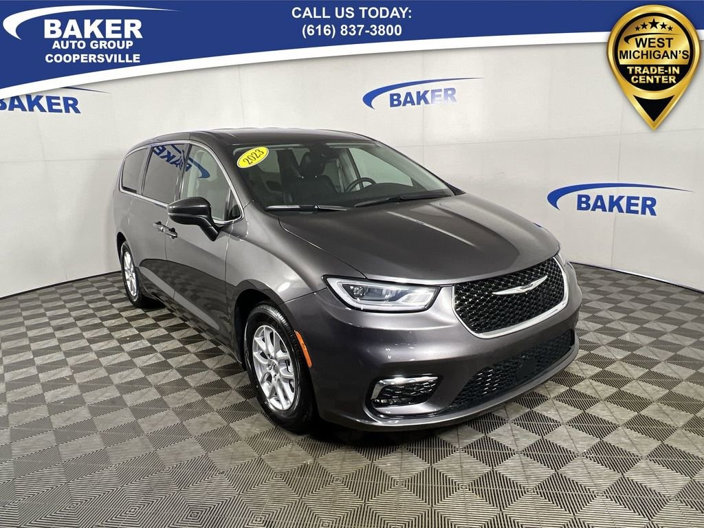 Used 2023 Chrysler Pacifica Touring L