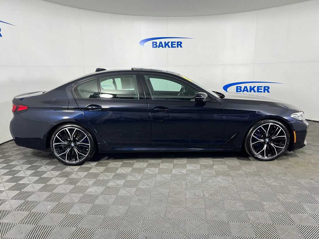 2023 BMW 5 Series M550i - Photo 7
