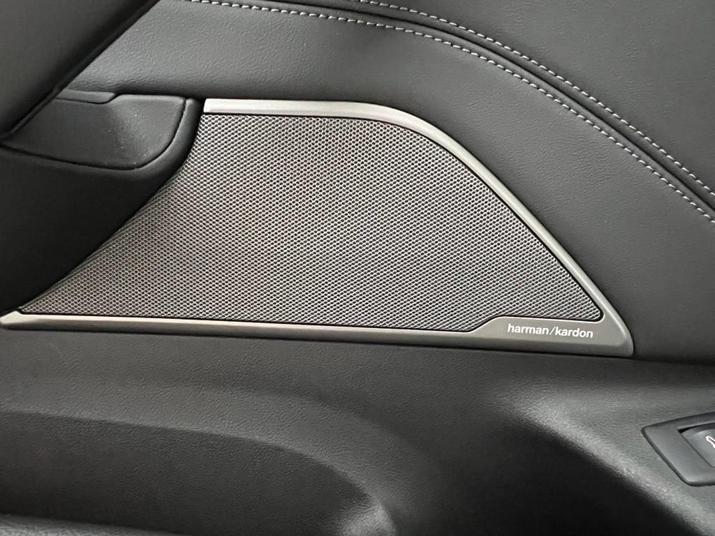 2023 BMW 5 Series M550i - Photo 18