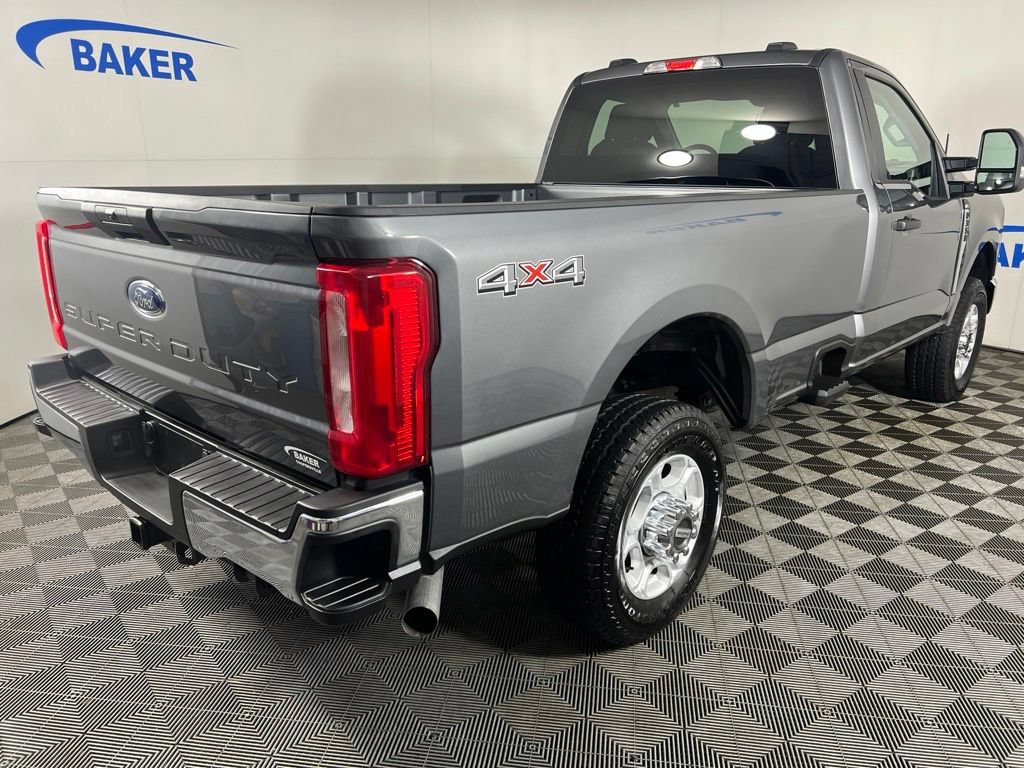 2025 Ford F-350 Super Duty XLT - Photo 6