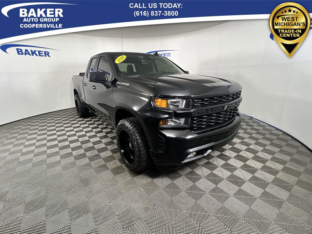 2020 Chevrolet Silverado 1500 Custom photo 2
