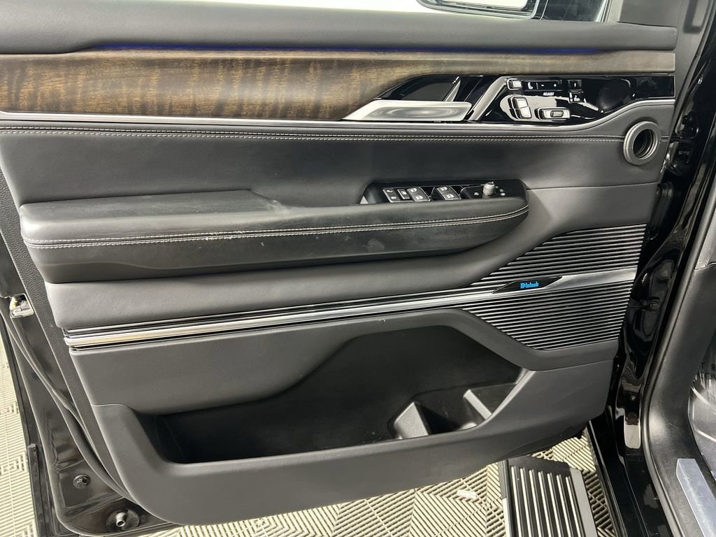 2023 Jeep Grand Wagoneer Series II - Photo 24