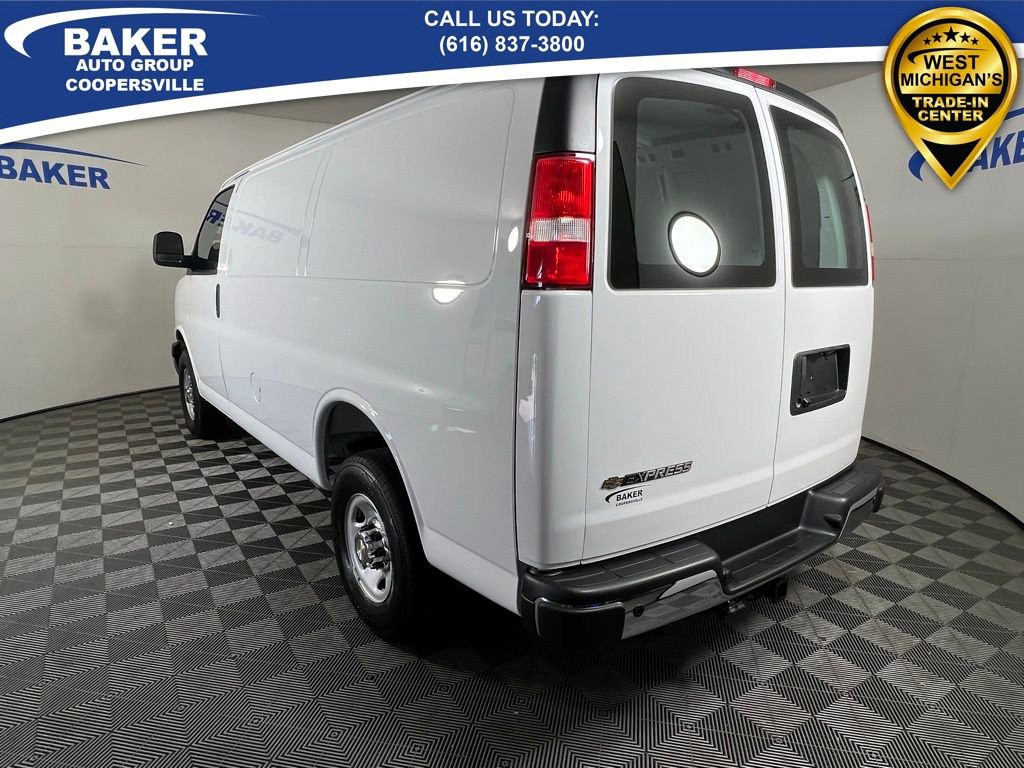 2025 Chevrolet Express Cargo 2500 photo 2