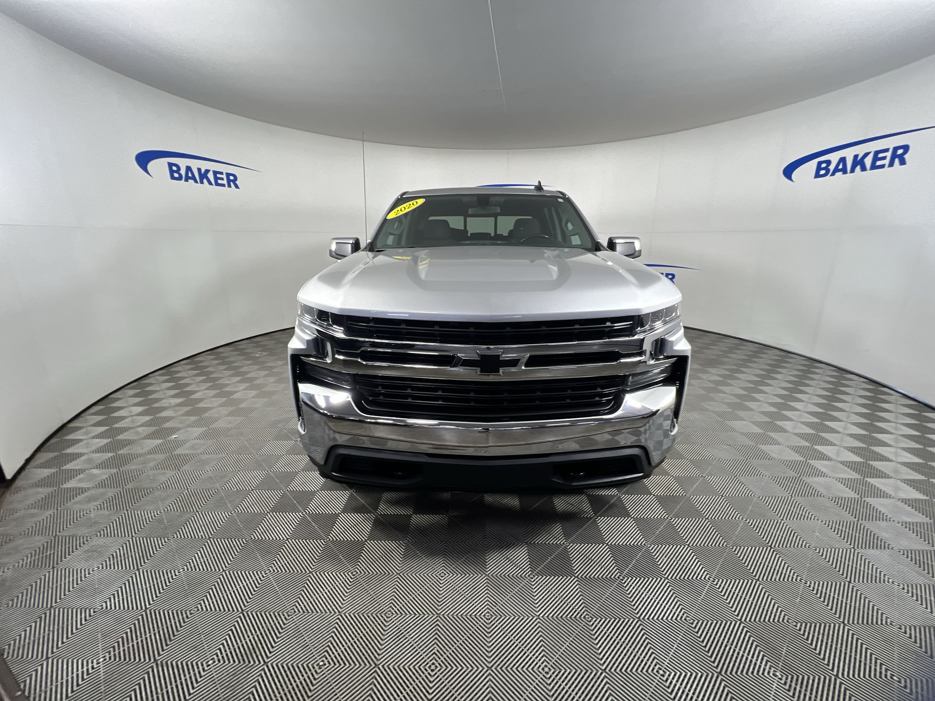 2020 Chevrolet Silverado 1500 LT photo 3