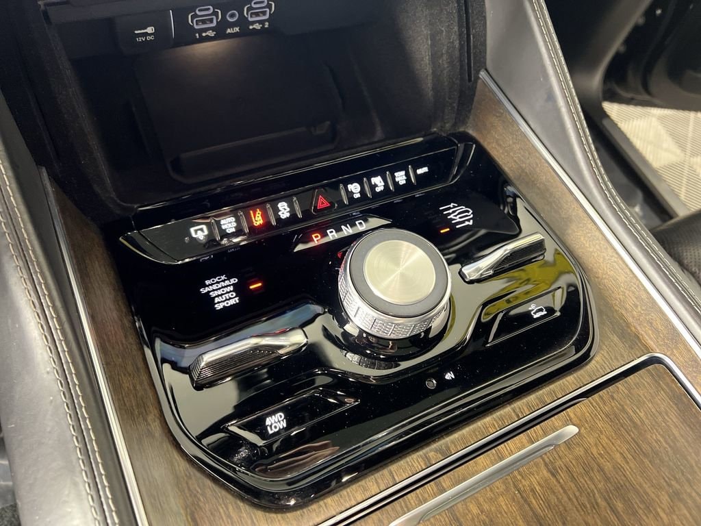 2023 Jeep Grand Wagoneer Series II - Photo 17