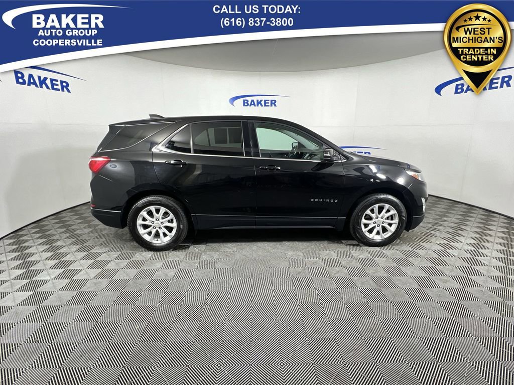 2018 Chevrolet Equinox LT photo 2