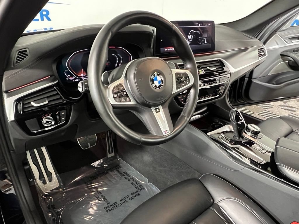 2023 BMW 5 Series M550i - Photo 19