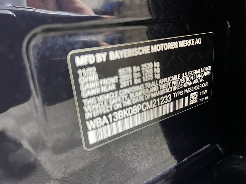 2023 BMW 5 Series M550i - Photo 37