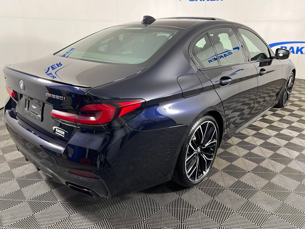 2023 BMW 5 Series M550i - Photo 6