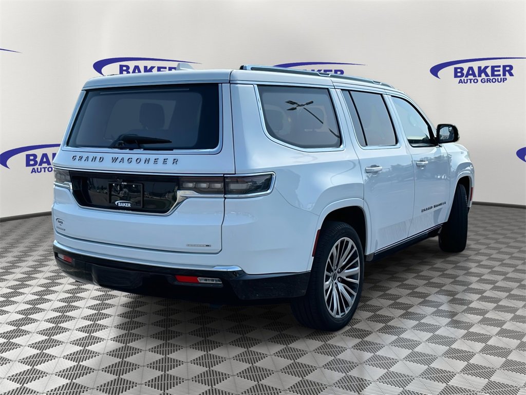 2023 Jeep Grand Wagoneer III photo 2