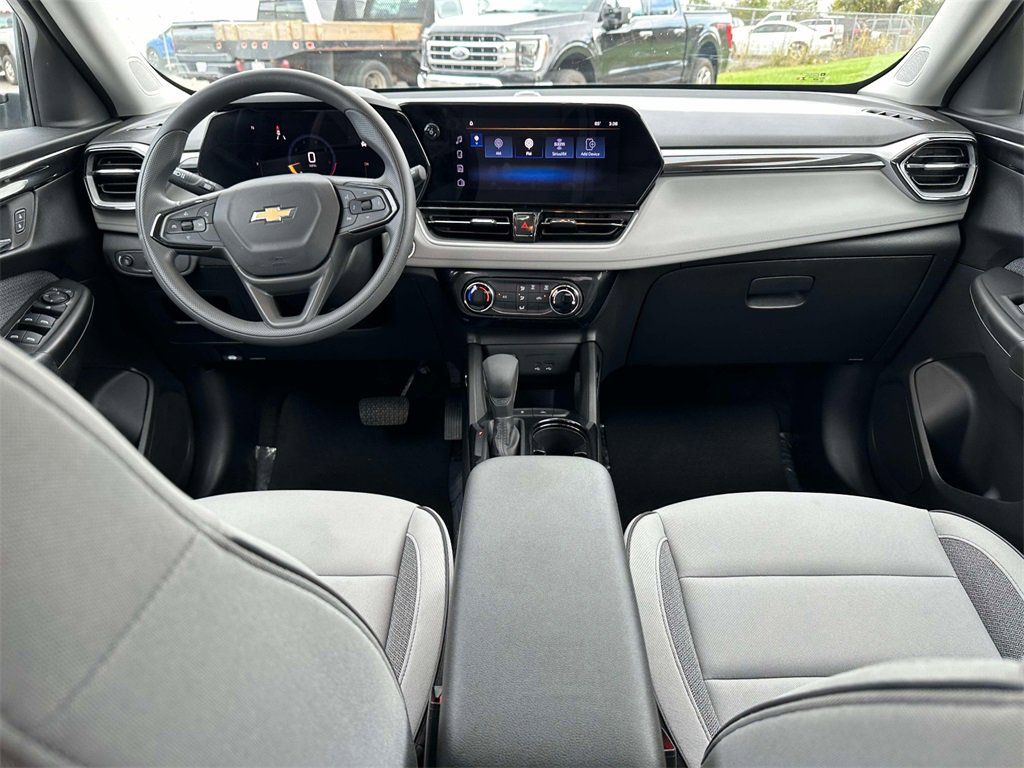 2024 Chevrolet Trailblazer LT photo 3