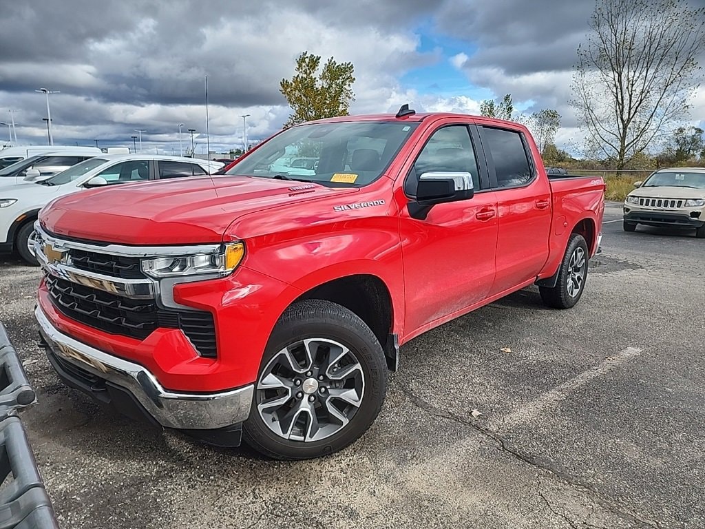 2025 Chevrolet Silverado 1500 LT's photo