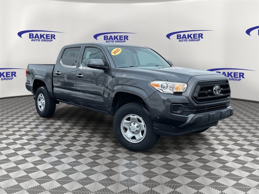 2022 Toyota Tacoma SR's photo