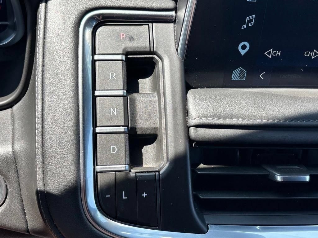 2024 Chevrolet Suburban Z71 - Photo 15