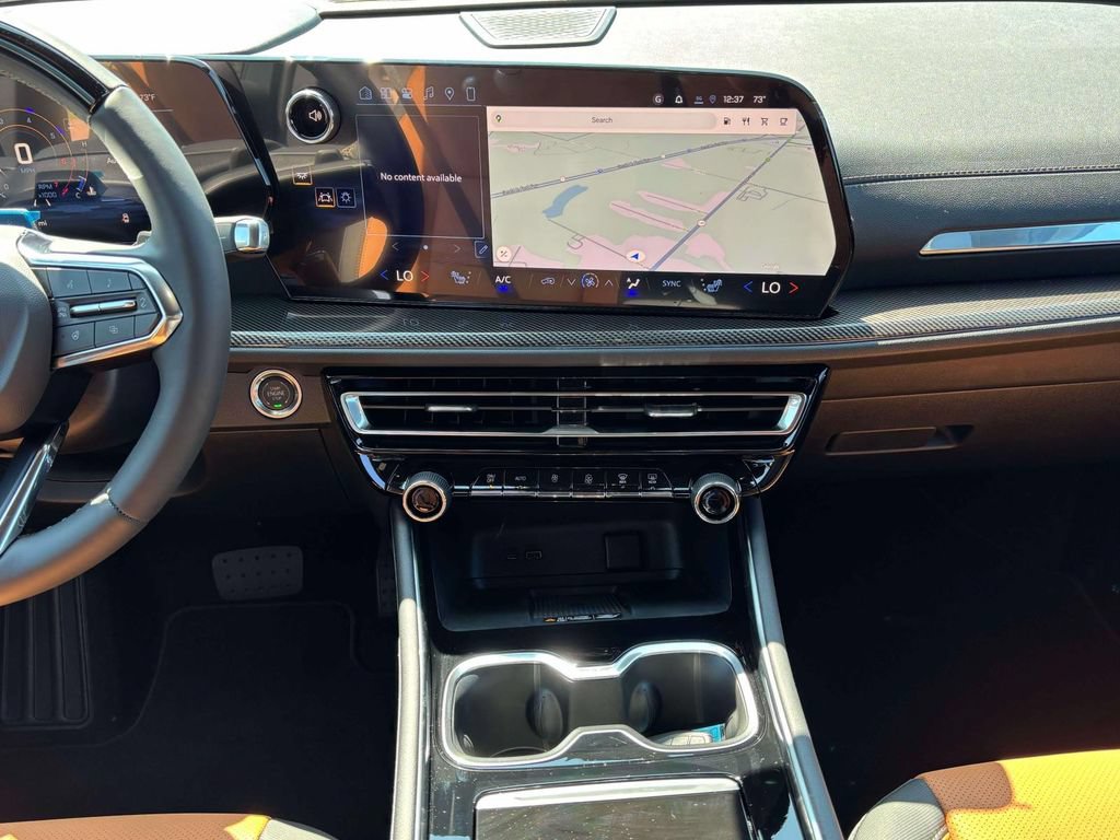 2027 Chevrolet Traverse Z71 - Photo 27