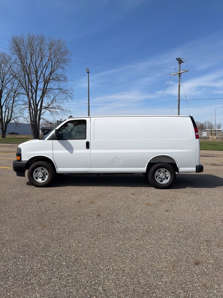 2025 Chevrolet Express Cargo Work Van - Photo 8