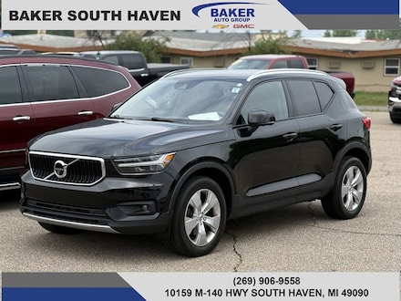 2022 Volvo XC40 Momentum
