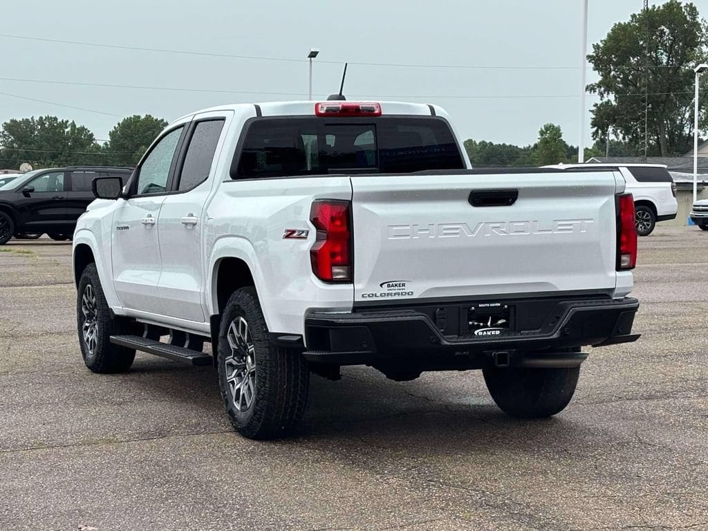 2026 Chevrolet Colorado Z71 - Photo 2