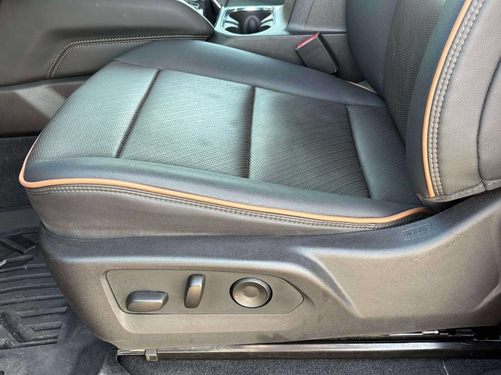 Used 2025 GMC Canyon AT4 Truck