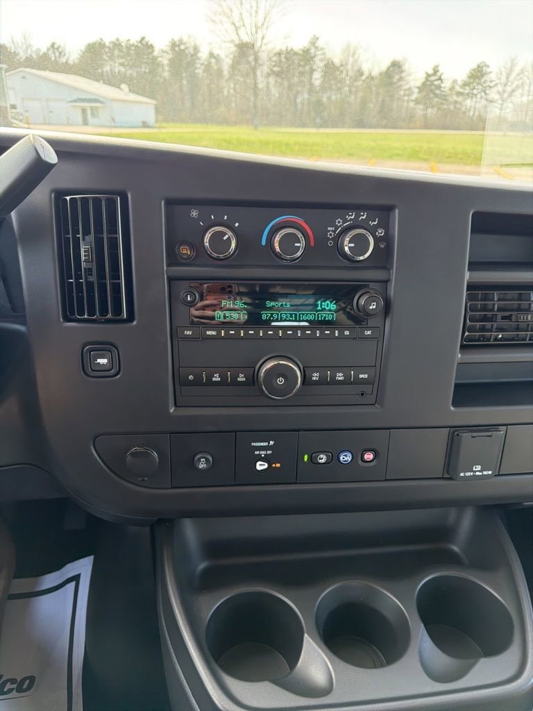 2025 Chevrolet Express Cargo Work Van - Photo 21
