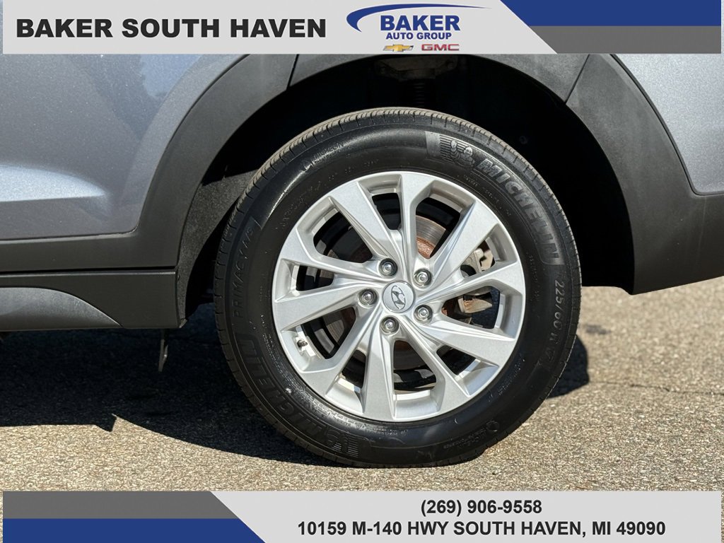 2019 Hyundai Tucson SE photo 3