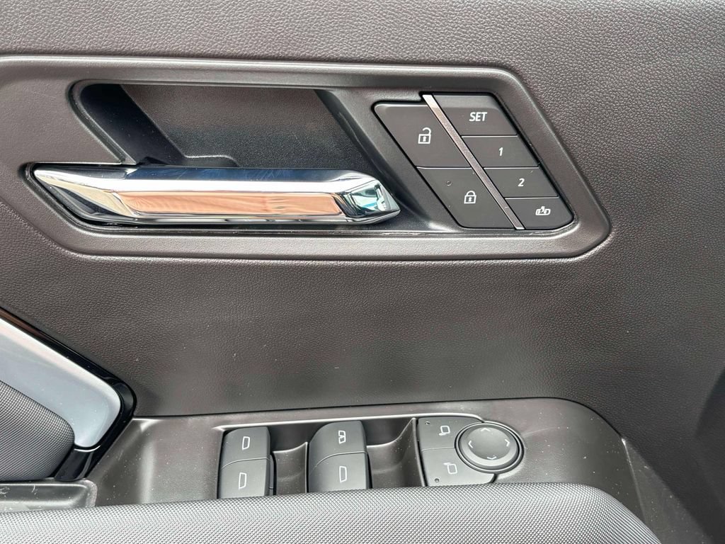 2026 Chevrolet Colorado Z71 - Photo 8
