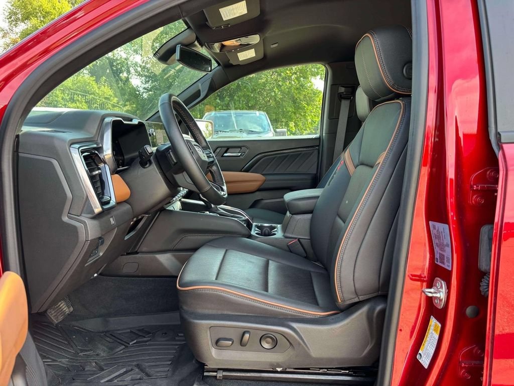 Used 2025 GMC Canyon AT4 Truck
