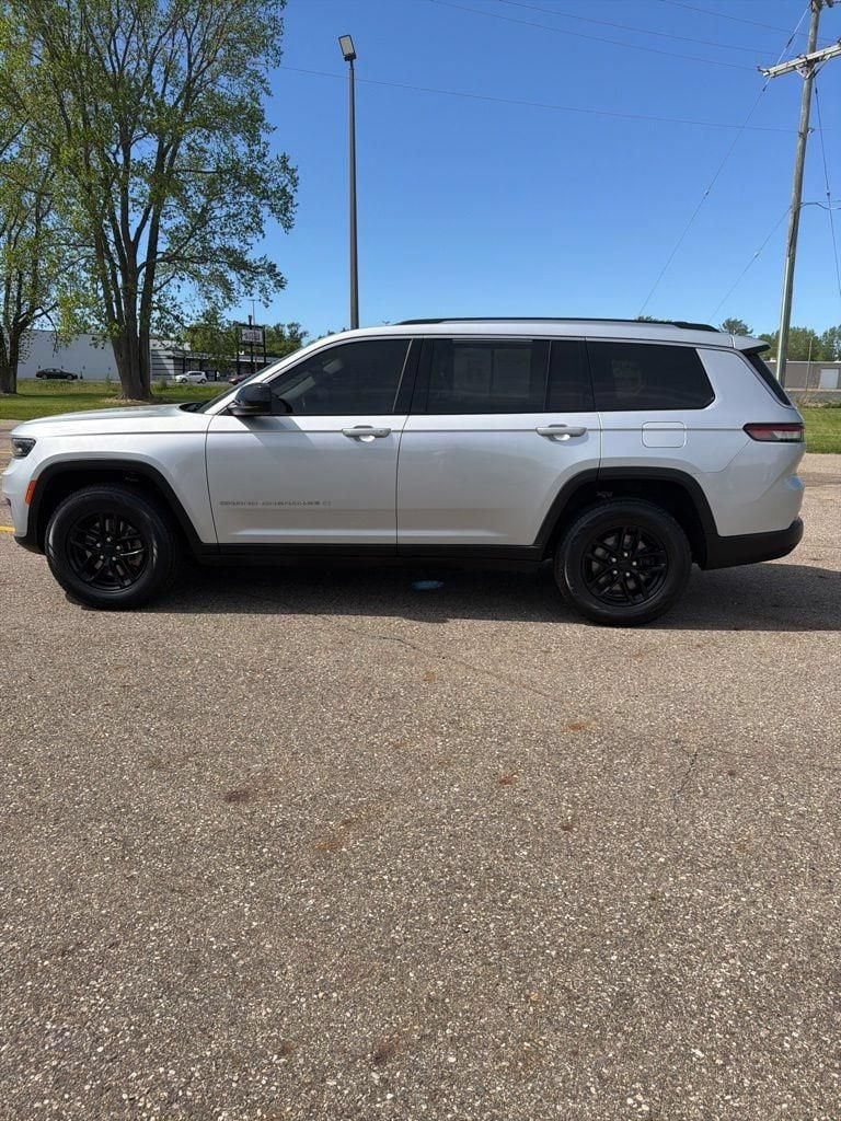 2022 Jeep Grand Cherokee L Laredo - Photo 8