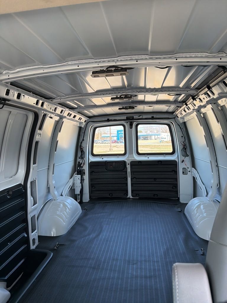 2025 Chevrolet Express Cargo Work Van - Photo 23