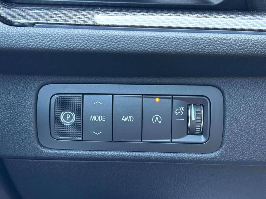 2027 Chevrolet Traverse Z71 - Photo 11