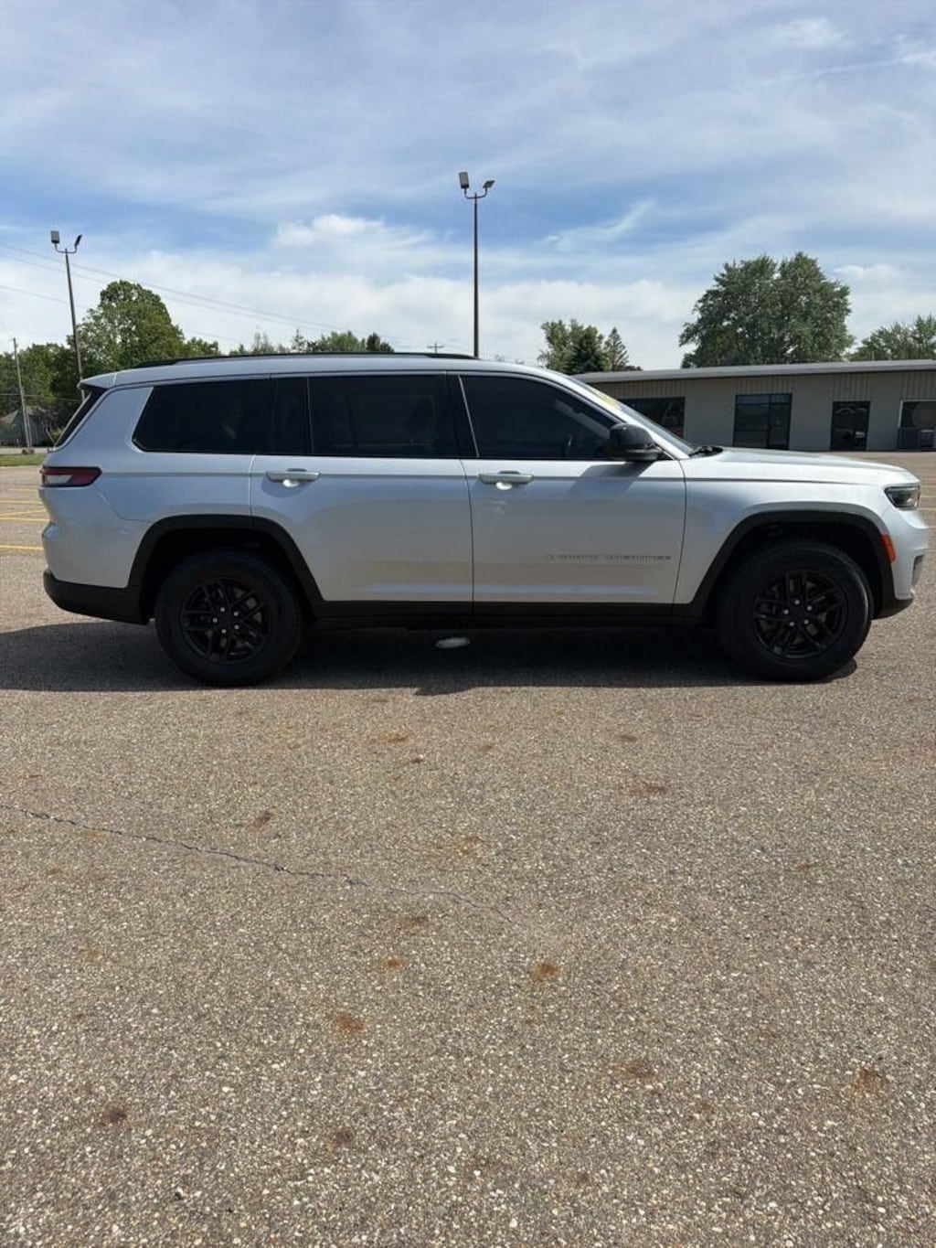 Used 2022 Jeep Grand Cherokee L Laredo 4x4 SUV