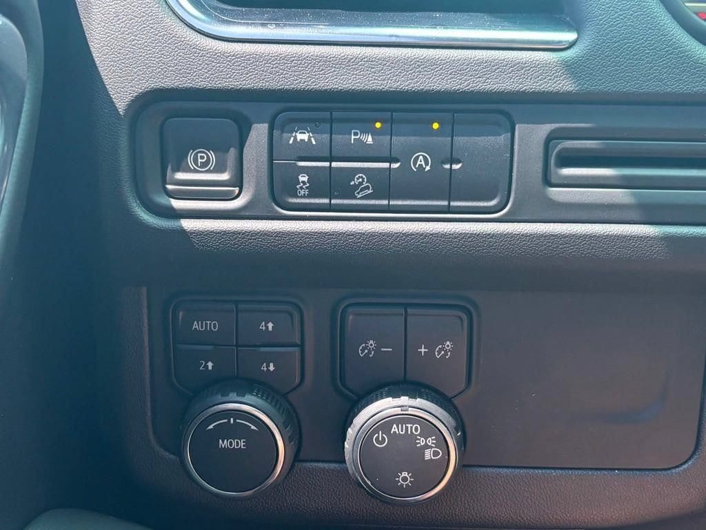 2023 Chevrolet Suburban Z71 - Photo 11
