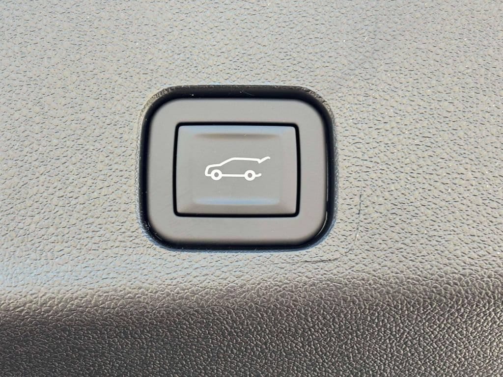 2027 Chevrolet Traverse Z71 - Photo 34