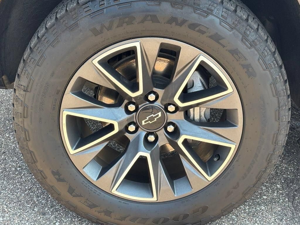 2024 Chevrolet Suburban Z71 - Photo 32
