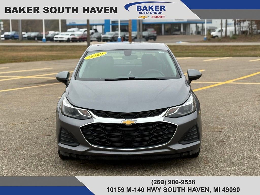 Used 2019 Chevrolet Cruze LT with VIN 1G1BE5SM0K7135103 for sale in South Haven, MI
