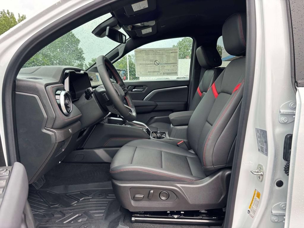 2026 Chevrolet Colorado Z71 - Photo 3
