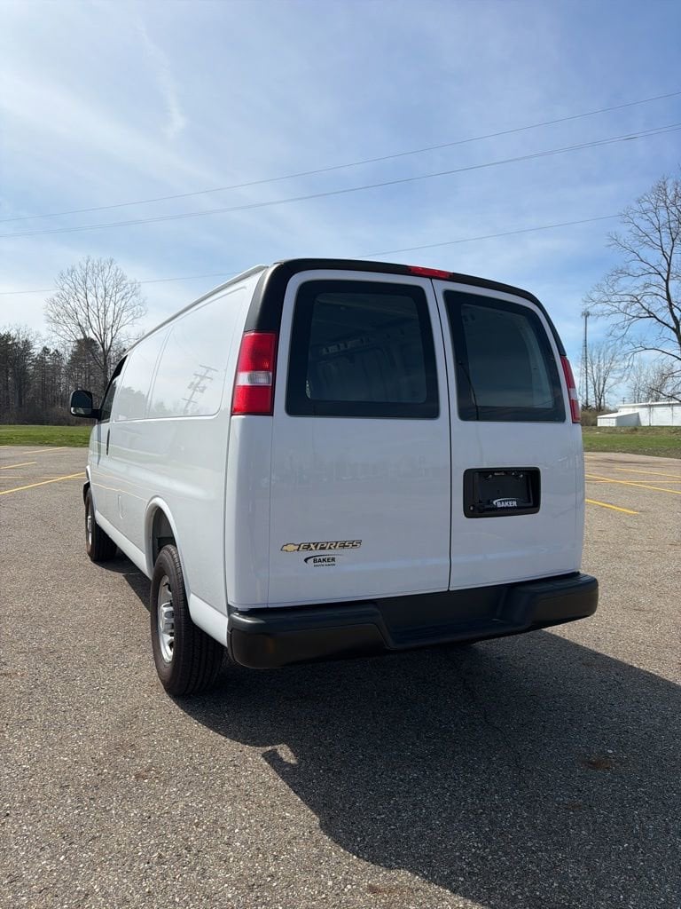 2025 Chevrolet Express Cargo Work Van - Photo 7