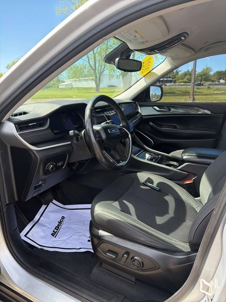 2022 Jeep Grand Cherokee L Laredo - Photo 12
