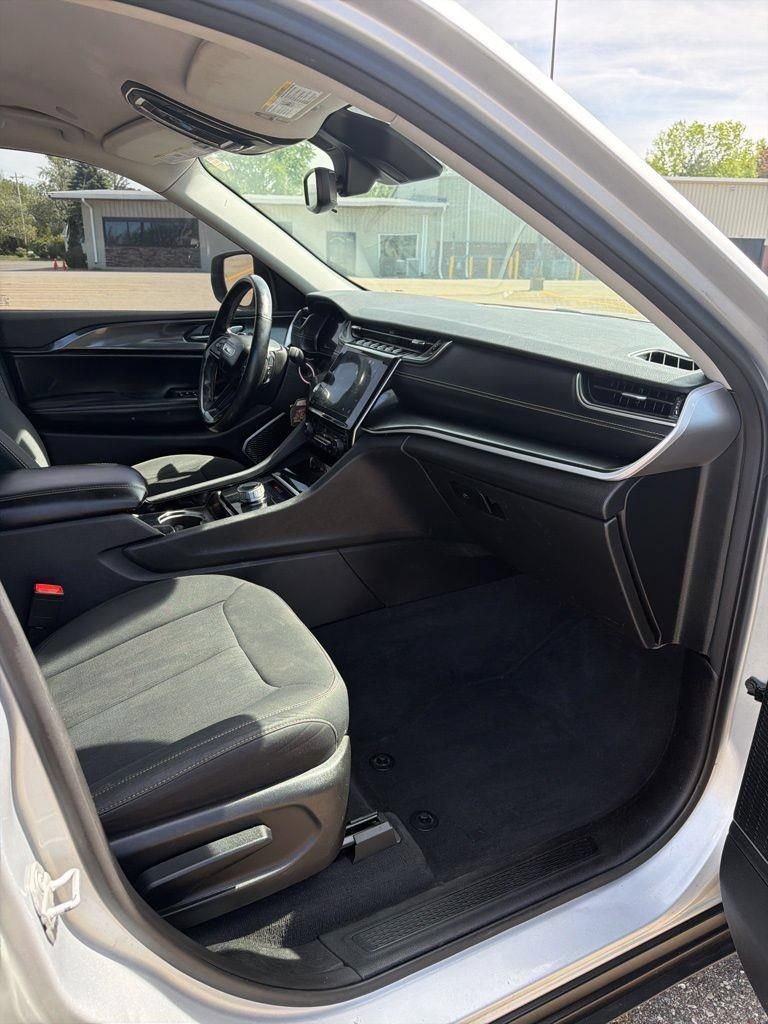 2022 Jeep Grand Cherokee L Laredo - Photo 22
