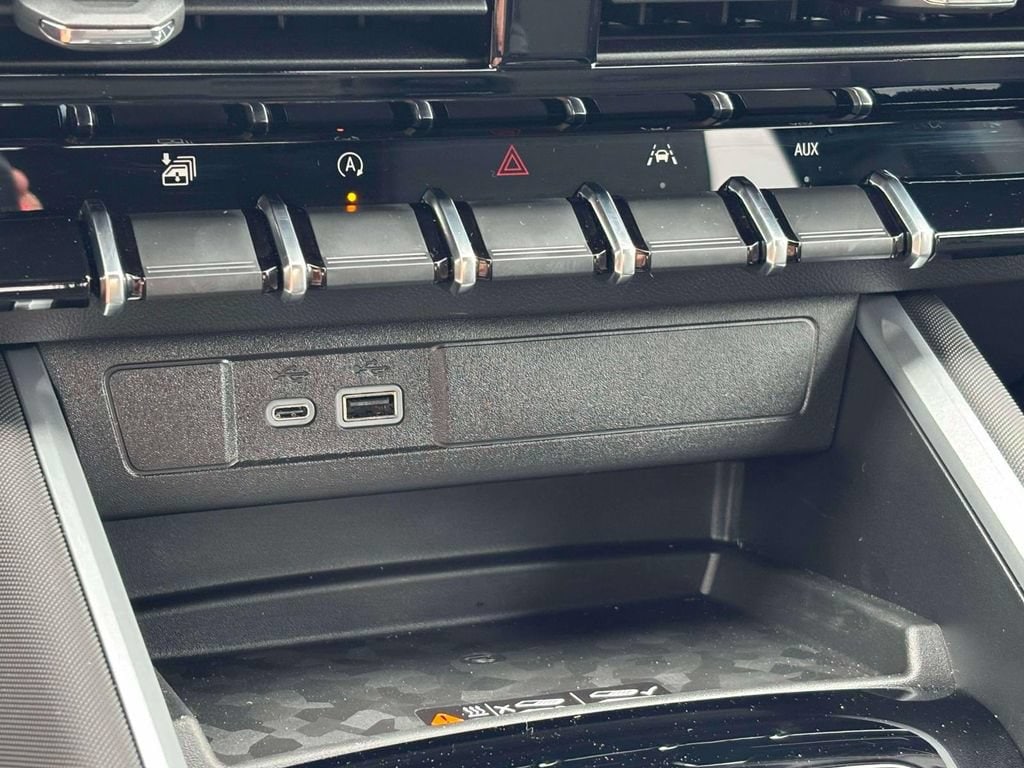 2026 Chevrolet Colorado Z71 - Photo 17