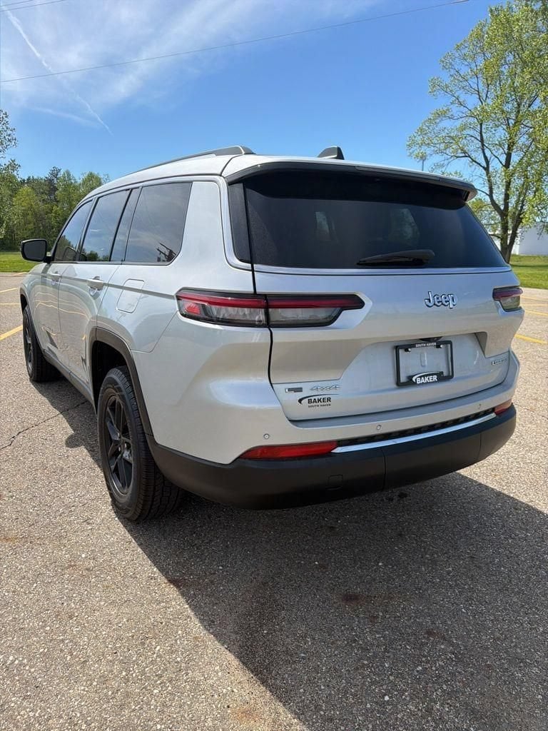 2022 Jeep Grand Cherokee L Laredo - Photo 7