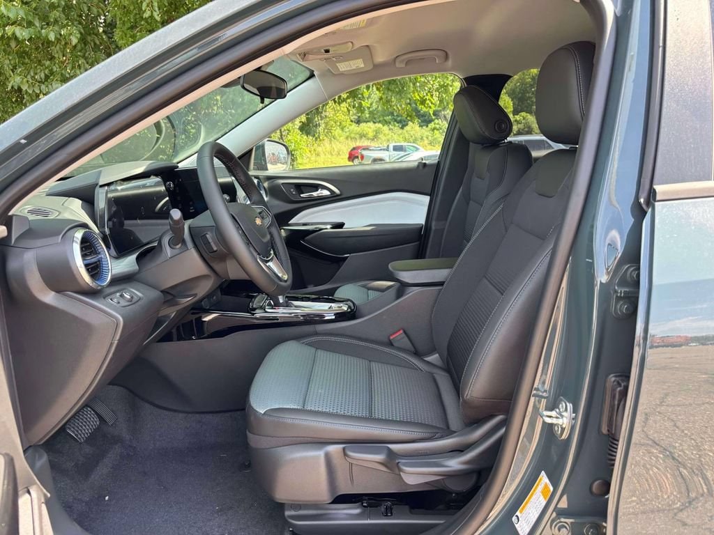 New 2026 Chevrolet Trax LT SUV