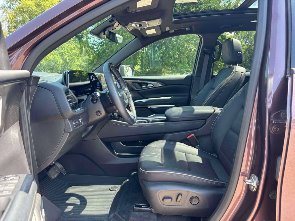 Used 2025 Chevrolet Traverse High Country SUV